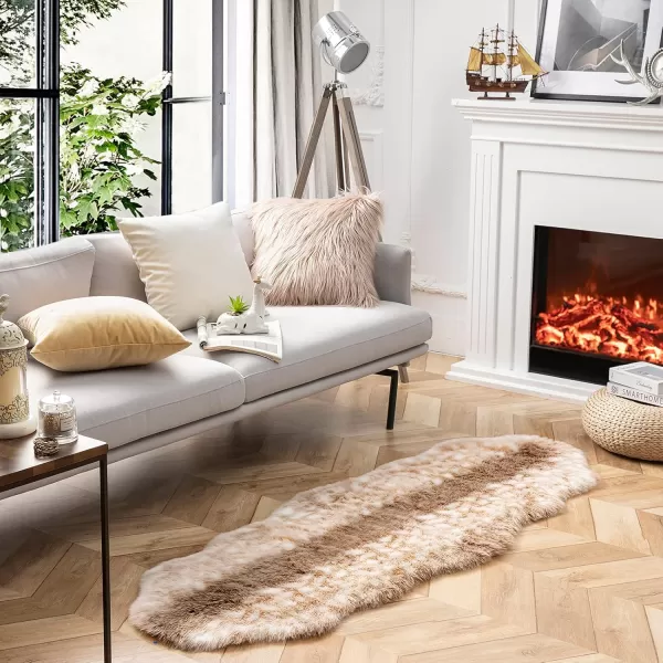 Phantoscope Faux Fur Rug Fluffy Soft Faux Fox Fur Area Rugs for Bedroom Livingroom Kids Room Decor Shaggy Fur Rugs AntiSkid Beige 2 x 3 FeetBeige