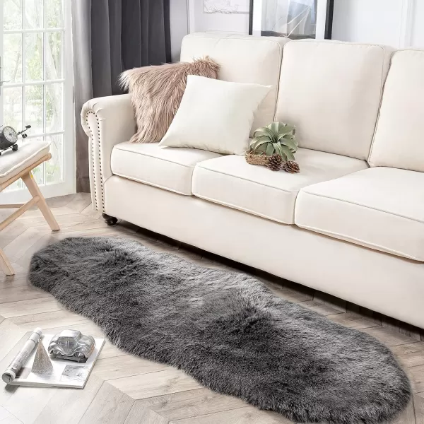 Phantoscope Faux Fur Rug Fluffy Soft Faux Fox Fur Area Rugs for Bedroom Livingroom Kids Room DecorShaggy Fur Rugs AntiSkid White Brown 2 x 6 FeetBlack White