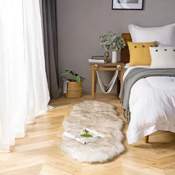 Phantoscope Faux Fur Rug Fluffy Soft Faux Fox Fur Area Rugs for Bedroom Livingroom Kids Room DecorShaggy Fur Rugs AntiSkid White Brown 2 x 6 FeetWhite Brown