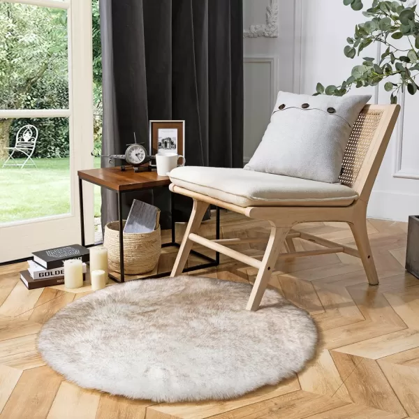 Phantoscope Faux Fur Rug Fluffy Soft Faux Fox Fur Area Rugs for Bedroom Livingroom Kids Room DecorShaggy Fur Rugs AntiSkid White Brown 2 x 6 FeetWhite Brown
