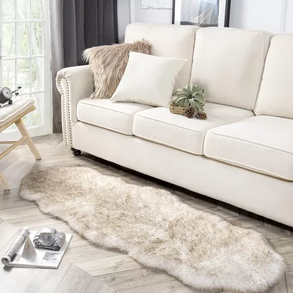 Phantoscope Faux Fur Rug Fluffy Soft Faux Fox Fur Area Rugs for Bedroom Livingroom Kids Room DecorShaggy Fur Rugs AntiSkid White Brown 2 x 6 FeetWhite Brown