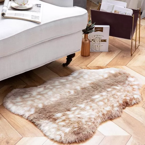 Phantoscope Faux Fur Rug Fluffy Soft Faux Fox Fur Area Rugs for Bedroom Livingroom Kids Room Decor Shaggy Fur Rugs AntiSkid Beige 2 x 3 FeetBeige