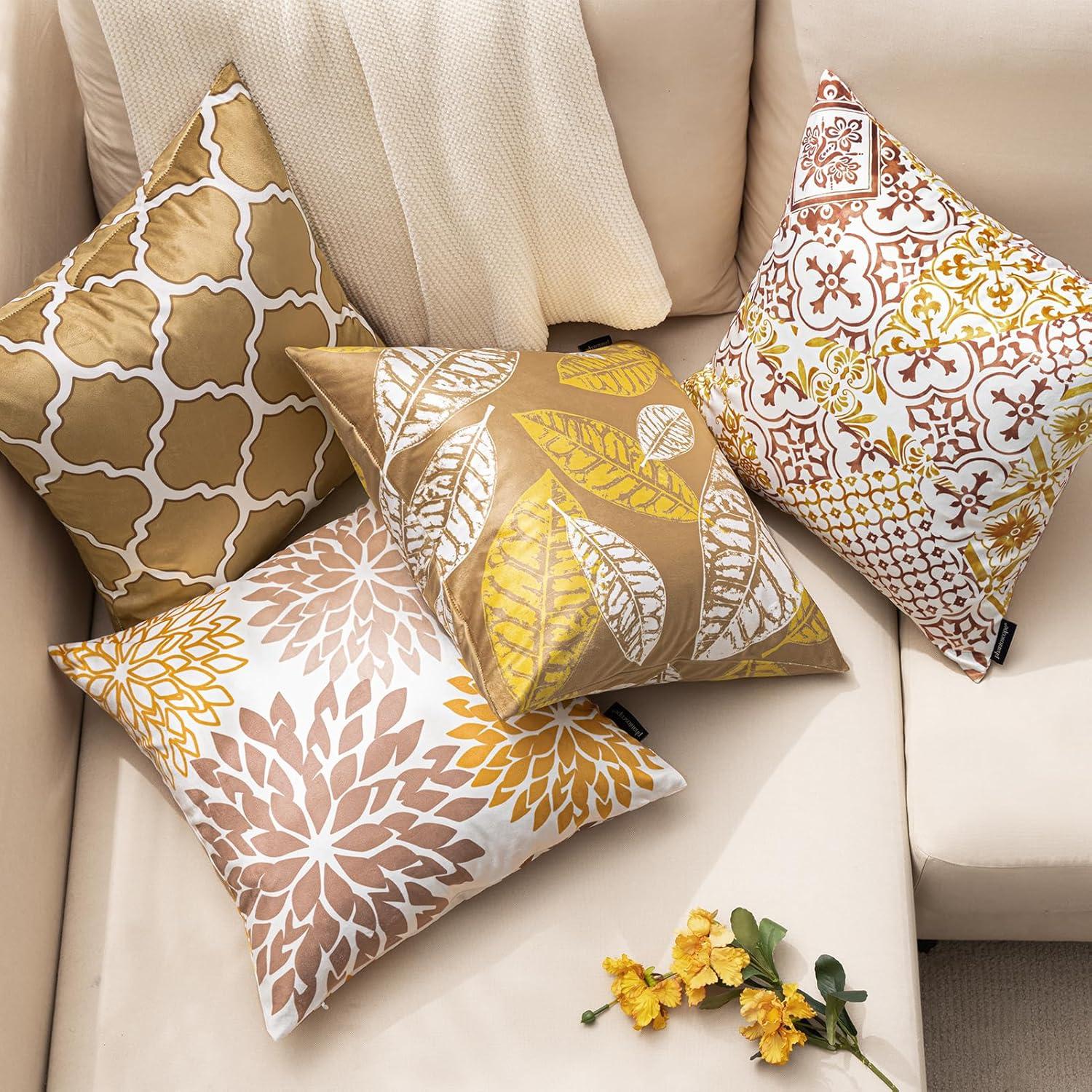 imagePhantoscope Set of 4 New Living Series Leaf Geometric Throw Decorative Velvet Pillow Cover Cushion Cover Christmas Green 18 x 18 inches 45 x 45 cmBeigeGold