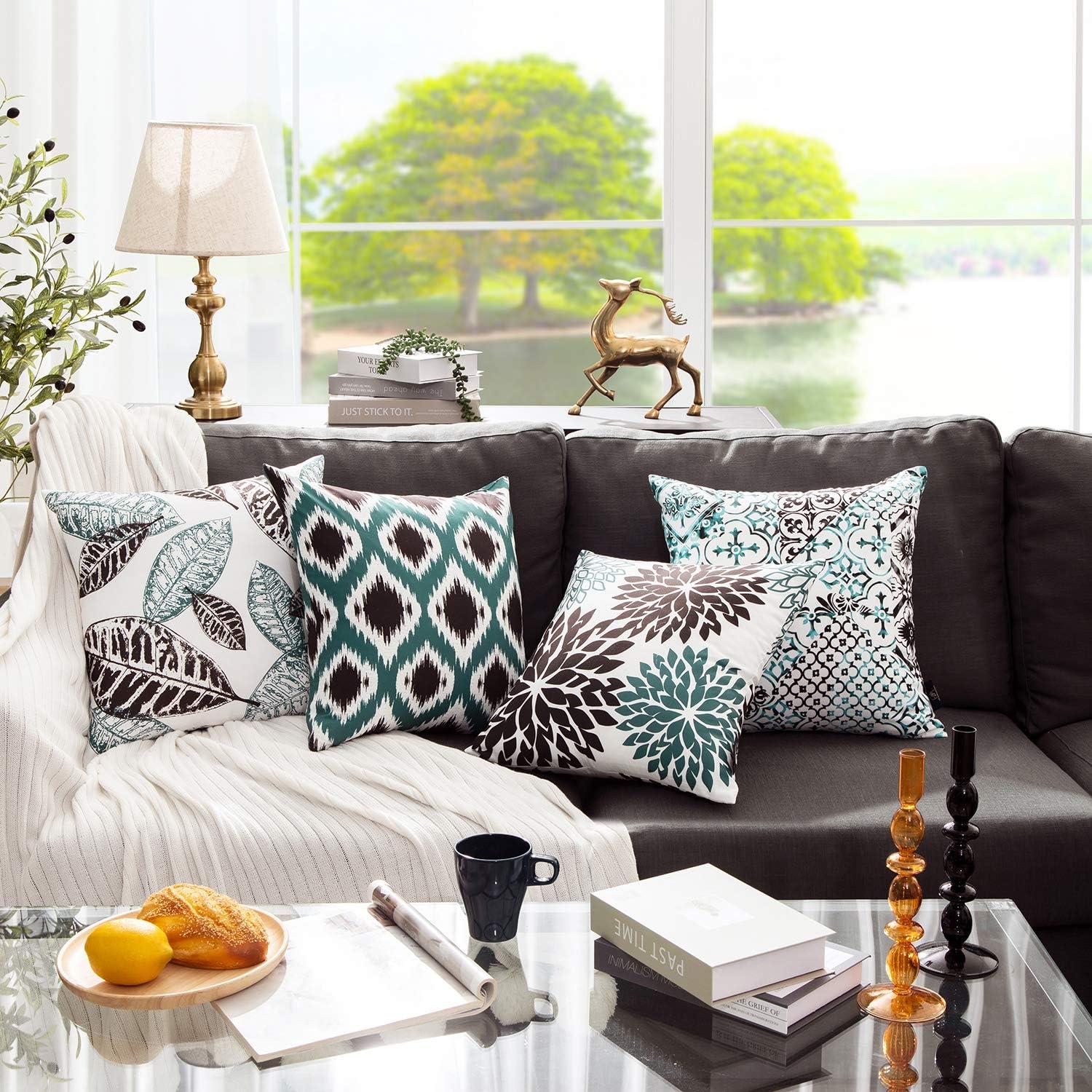 imagePhantoscope Set of 4 New Living Series Leaf Geometric Throw Decorative Velvet Pillow Cover Cushion Cover Christmas Green 18 x 18 inches 45 x 45 cmBlack
