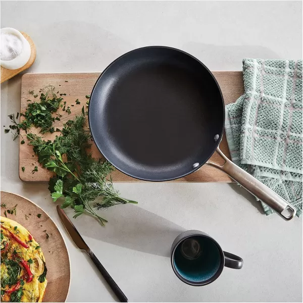 imageCalphalon Classic HardAnodized Nonstick Cookware