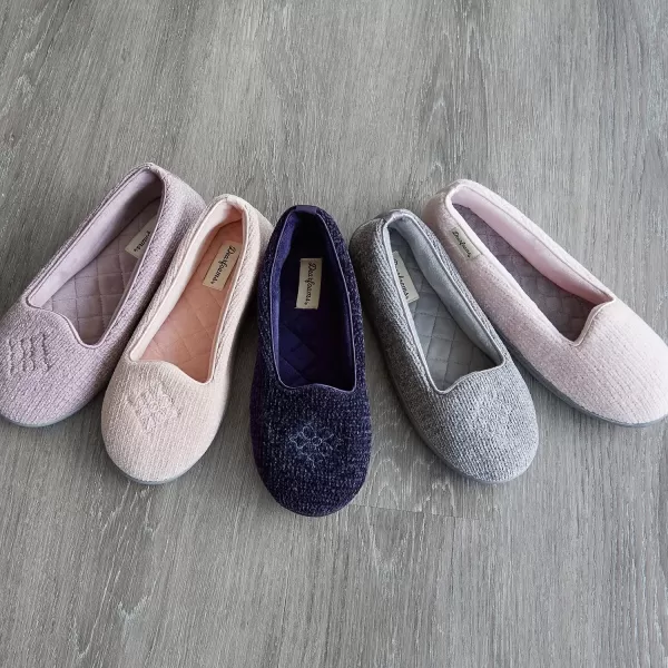 Dearfoams Women's Rebecca Chenille Closed Back Slipper