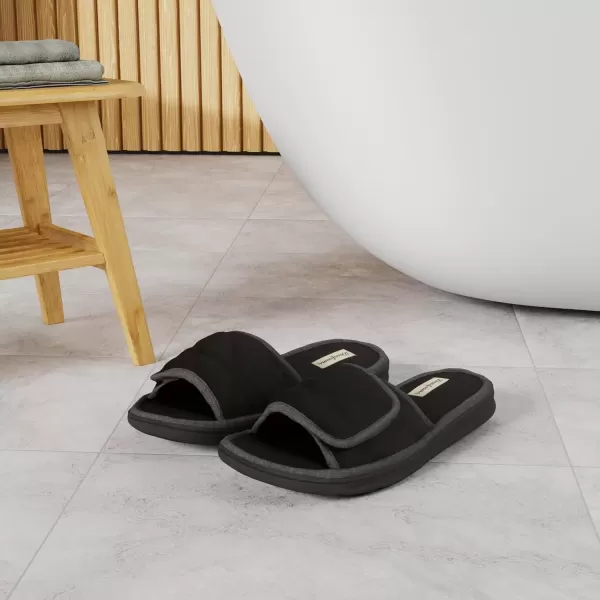 imageDearfoams Mens Adjustable IndoorOutdoor Memory Foam Machine Washable Summer Slide SlipperBlack Quilted