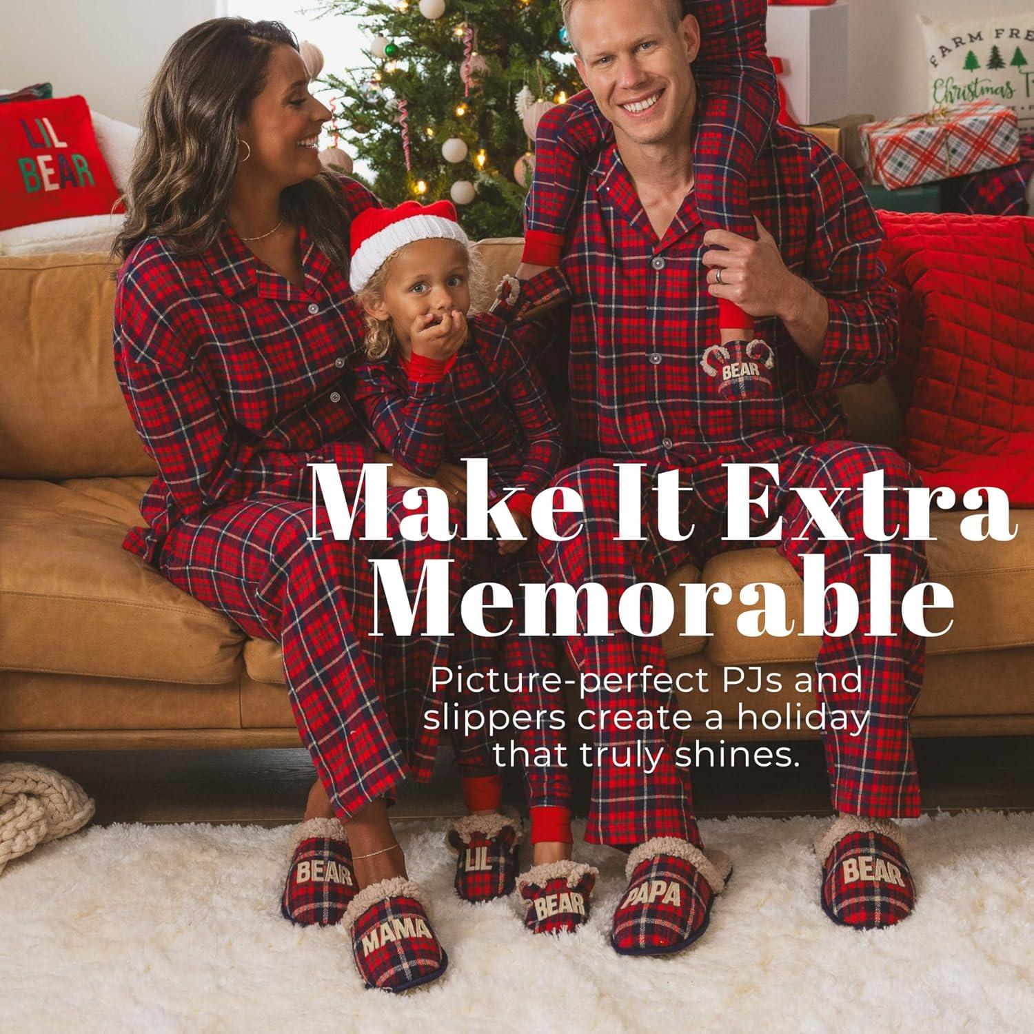 imageDearfoams Mens Papa Bear Matching Family Gifts for Dad Clog SlipperPeacoat