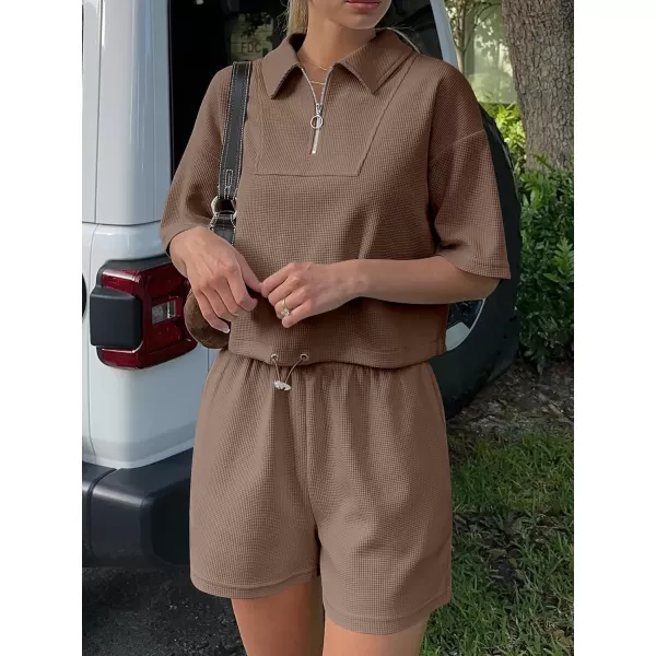 imageANRABESS Womens 2 Piece Outfits Half Zip Lapel Collar Short Sleeve Drawstring Crop Tops Short Pants Lounge Sets SweatsuitBrown